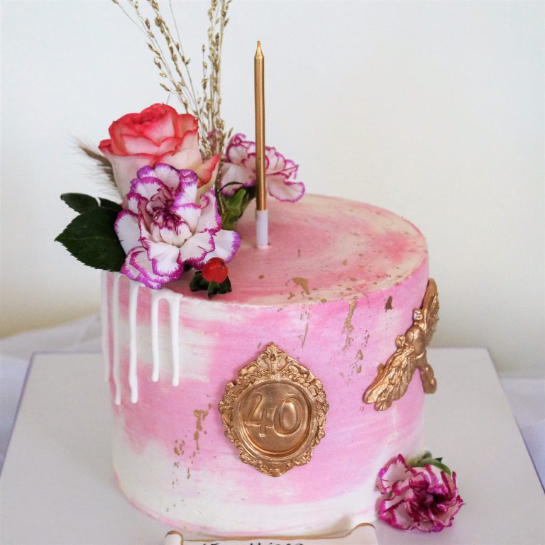 tort różowy
